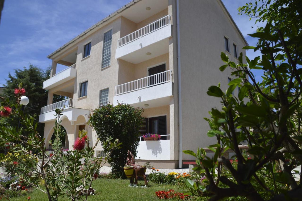 Apartamento Lily Krk Town Exterior foto