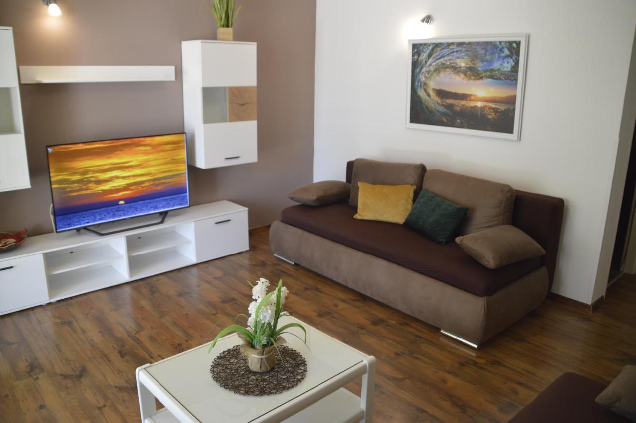 Apartamento Lily Krk Town Exterior foto