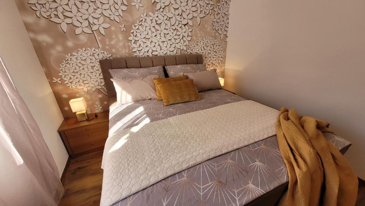Apartamento Lily Krk Town Exterior foto