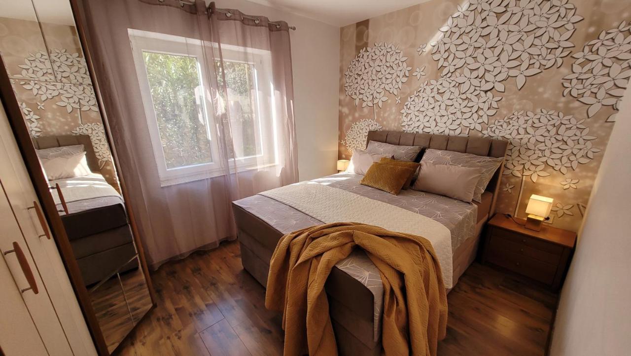 Apartamento Lily Krk Town Exterior foto