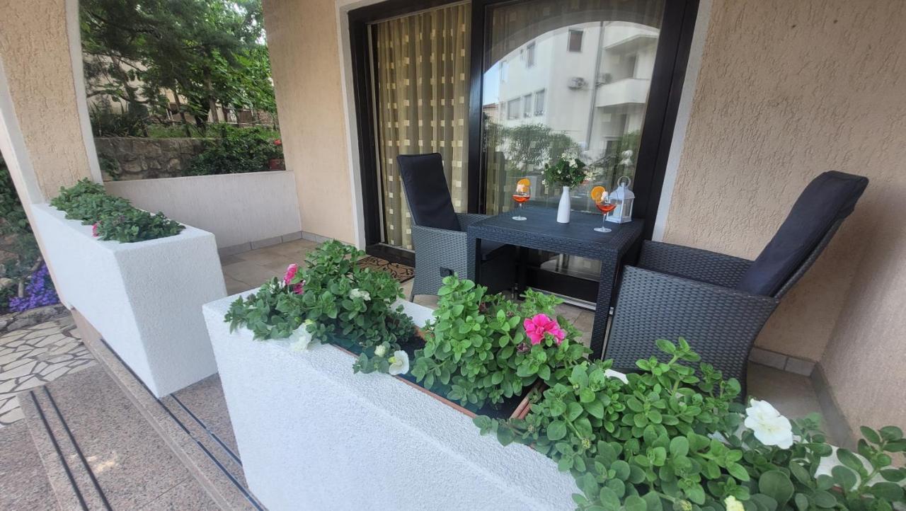 Apartamento Lily Krk Town Exterior foto