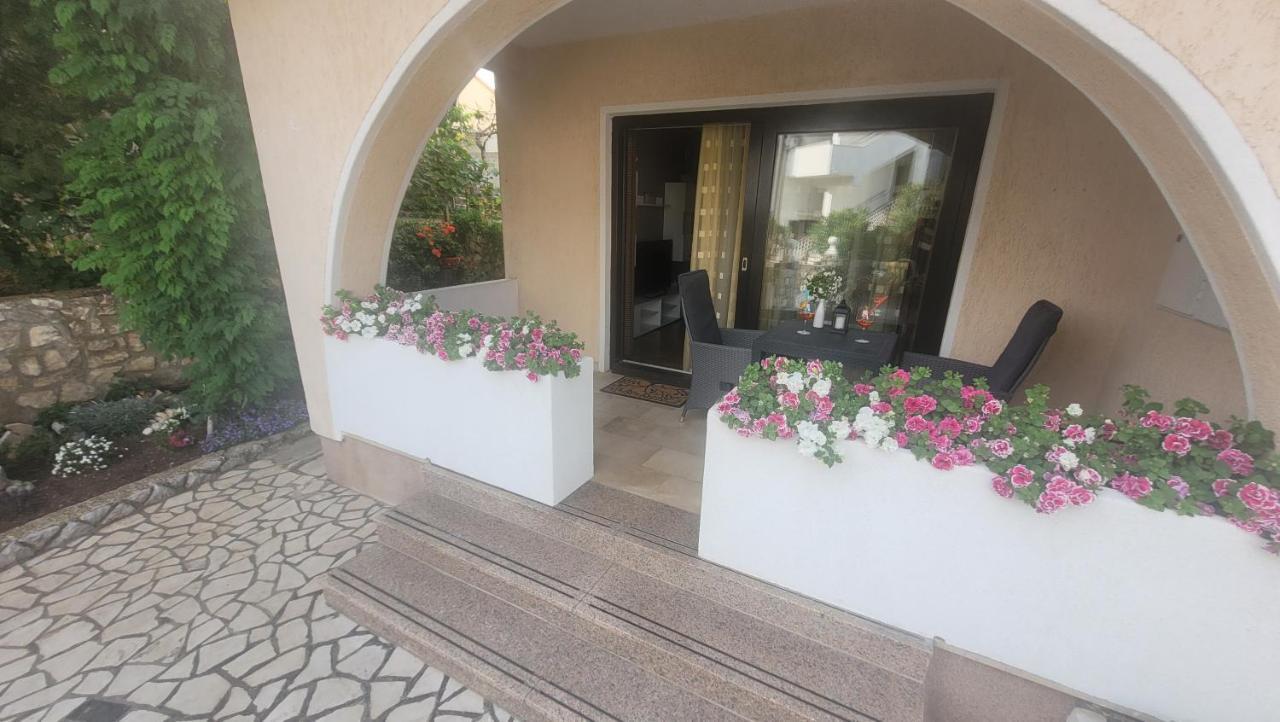 Apartamento Lily Krk Town Exterior foto